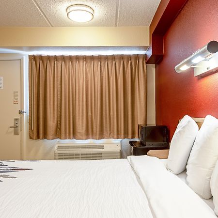 Red Roof Inn St Clairsville - Wheeling West St. Clairsville Bagian luar foto