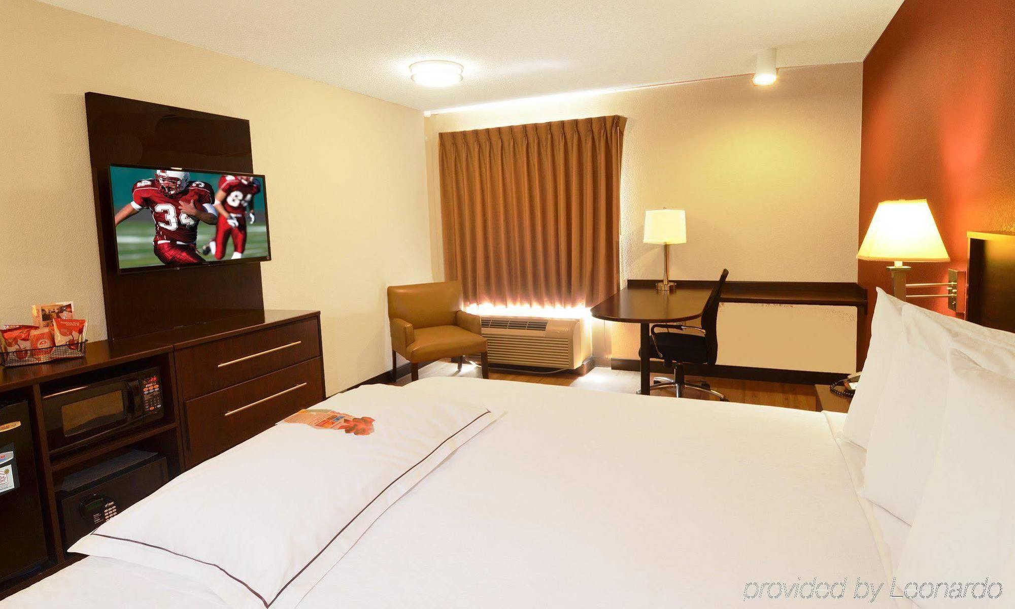 Red Roof Inn St Clairsville - Wheeling West St. Clairsville Bagian luar foto