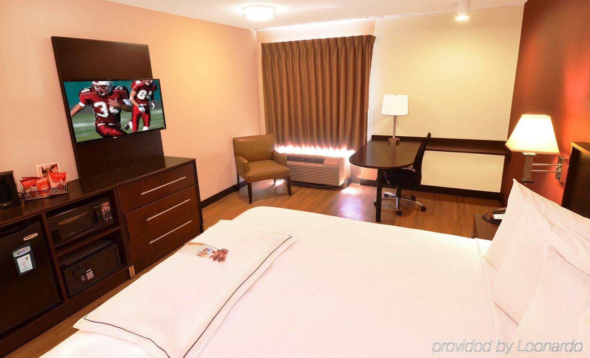 Red Roof Inn St Clairsville - Wheeling West St. Clairsville Bagian luar foto